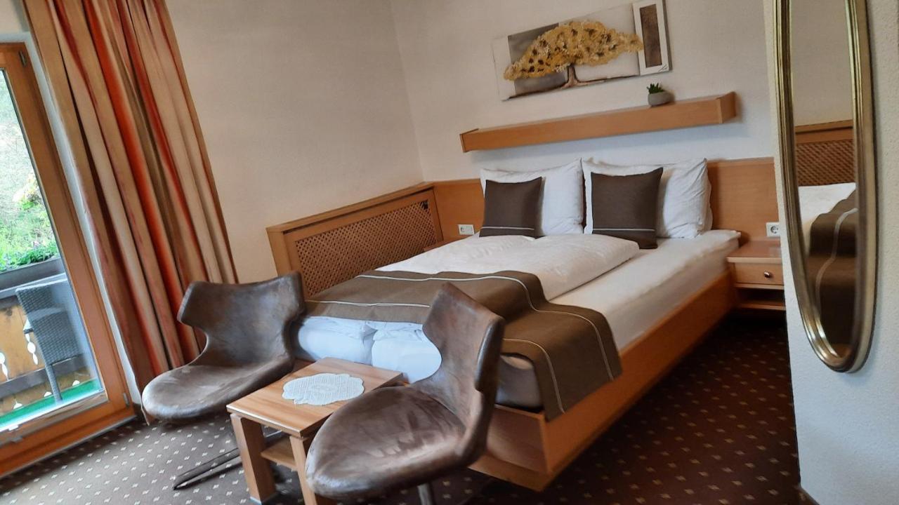Gaestehaus Almrausch, Ferienanlage Mit Pool Nassereith Dış mekan fotoğraf