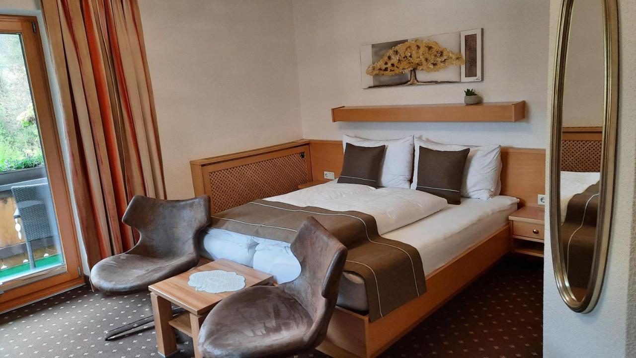 Gaestehaus Almrausch, Ferienanlage Mit Pool Nassereith Dış mekan fotoğraf