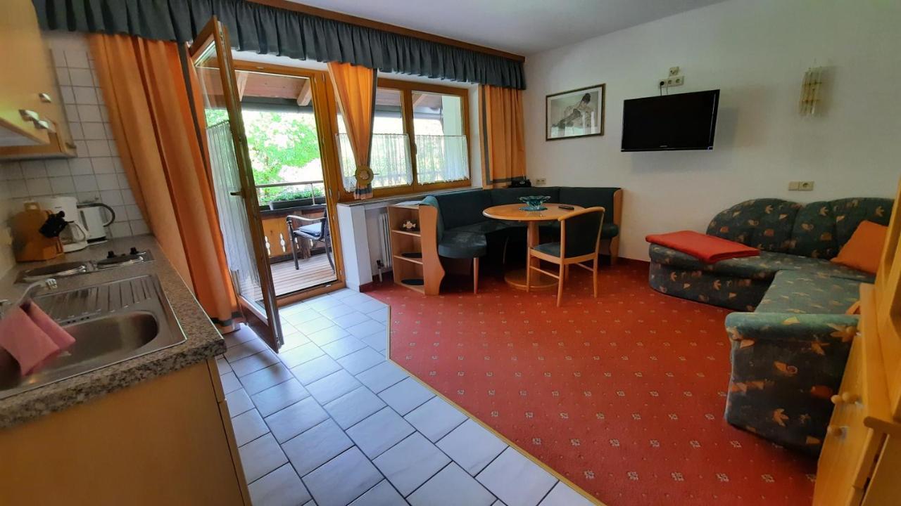 Gaestehaus Almrausch, Ferienanlage Mit Pool Nassereith Dış mekan fotoğraf