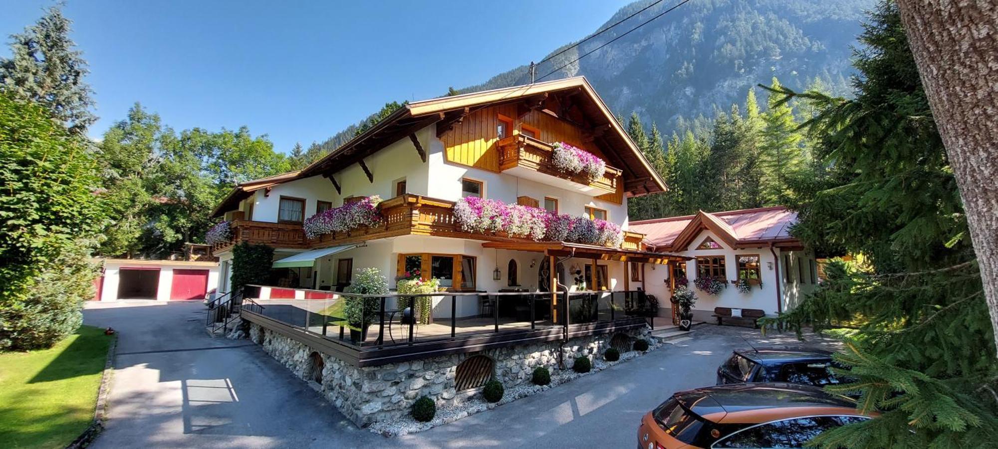 Gaestehaus Almrausch, Ferienanlage Mit Pool Nassereith Dış mekan fotoğraf