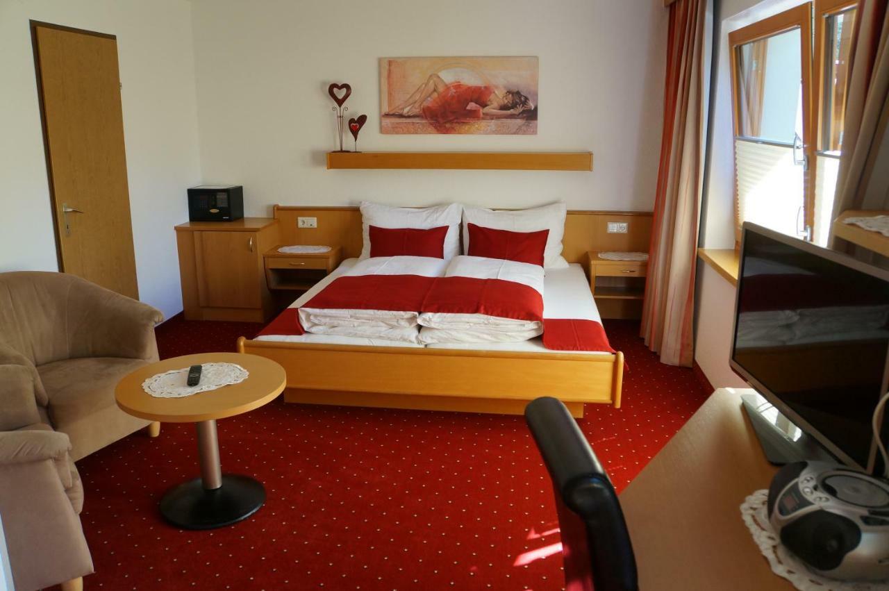 Gaestehaus Almrausch, Ferienanlage Mit Pool Nassereith Dış mekan fotoğraf
