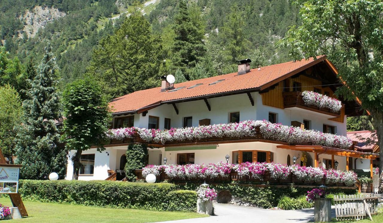 Gaestehaus Almrausch, Ferienanlage Mit Pool Nassereith Dış mekan fotoğraf