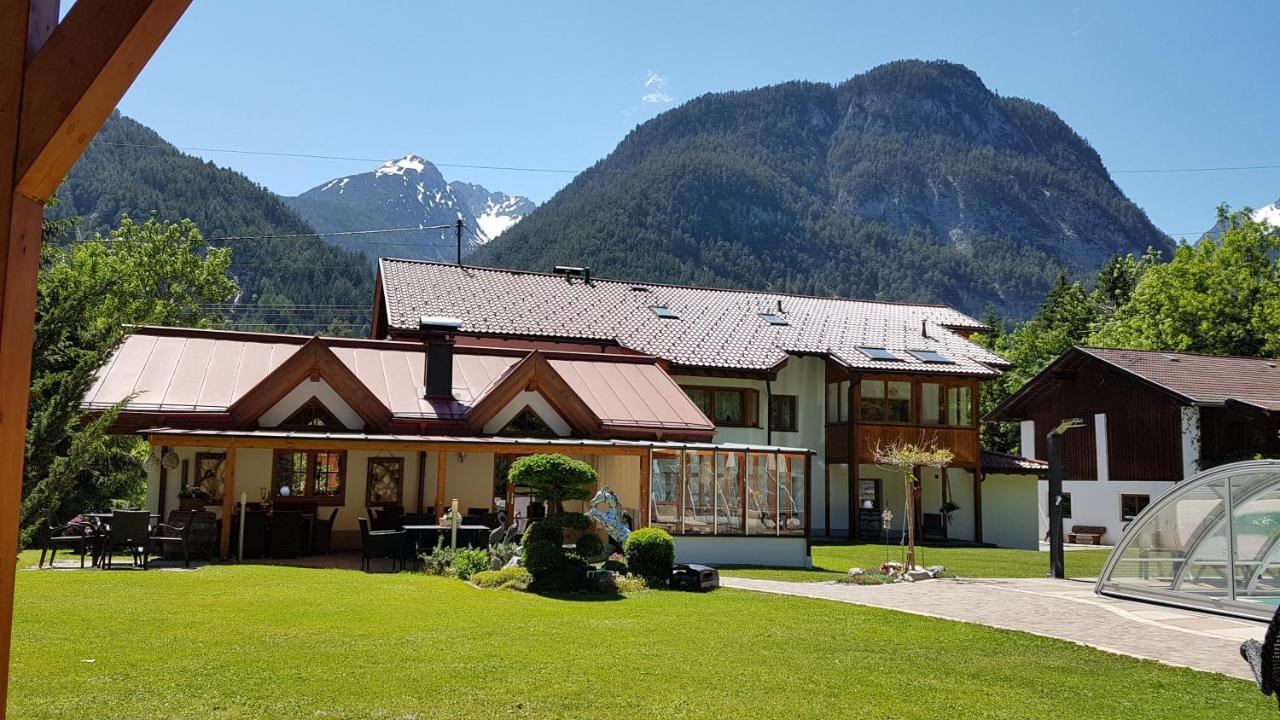 Gaestehaus Almrausch, Ferienanlage Mit Pool Nassereith Dış mekan fotoğraf